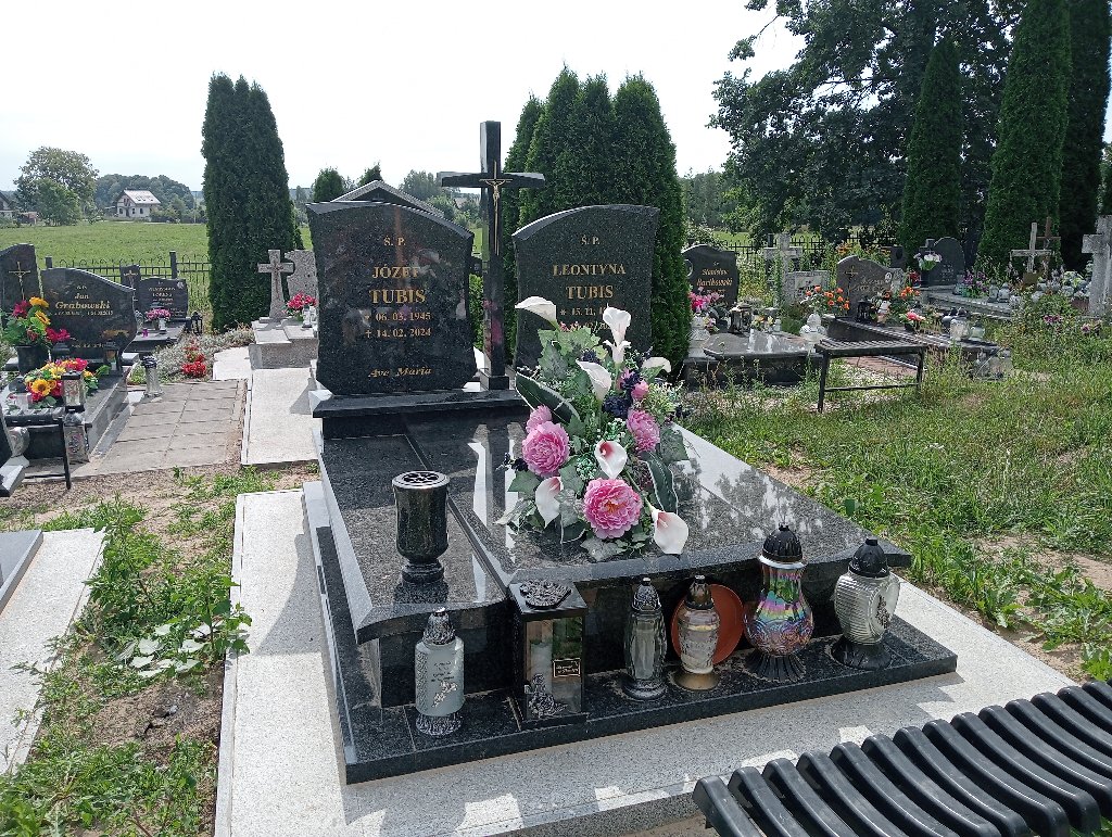 Grób Józef Tubis
