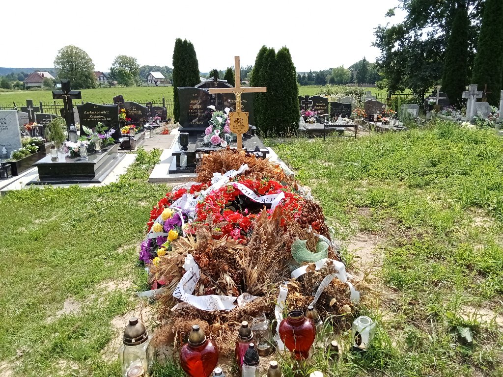 Grób Jerzy Voves